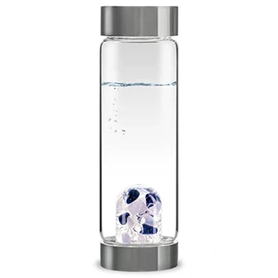 Afbeelding van VitaJuwel ViA BALANCE Kristallen waterfles met sodaliet, chalcedoon en helder kwarts, innerlijke rust, reflectie meditatie