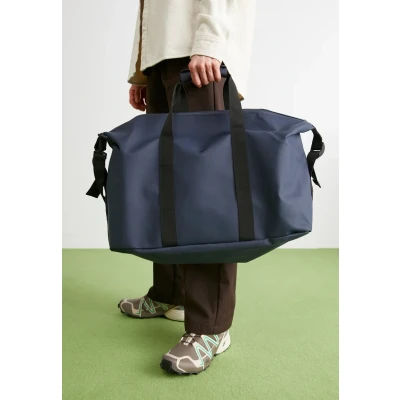Afbeelding van Rains Hilo Weekendtas Met Waterafstotende Coating Donkerblauw
