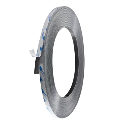 Afbeelding van 12,7mm (0,5 inch) Zelfklevende Magnetische Tape / Premium Magneetband 1mm dik Rol van 30 Meter