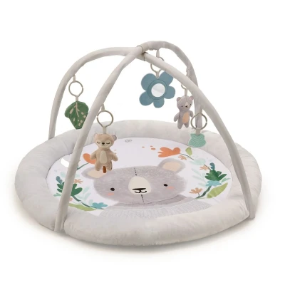 Afbeelding van Kinderkraft COZYPLAY Educatief Speelkleed Lichtgrijs Pluche en zacht Ontwikkelingsgericht spelen Inclusief 2 knuffels, bijtring spiegeltje Wasbaar Compact draagbaar Past in elk interieur Ø91 cm Hoogte 56 Gewicht 1,1 kg