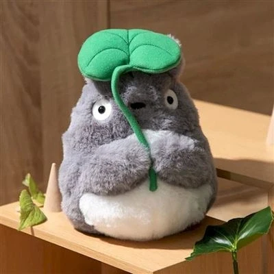 Image de Peluche Mon voisin Totoro Ghibli : Nakayoshi Gris avec feuille