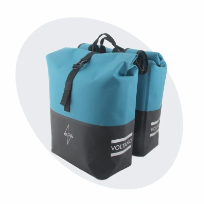 Afbeelding van Voltano Dubbele Fietstas Rolltop Reflective Special Edition Zwart / Blauw 50 Liter 100% Waterdicht Fietstassen Electrische Fietsen