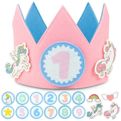 Image de Couronne Anniversaire Licorne Chiffres Interchangeables de 0 à 9 et Figurines a Thème BONNYCO 1 An Fille, Cadeau Fille Decoration Kit Enfant, Chapeau Fete Carnaval