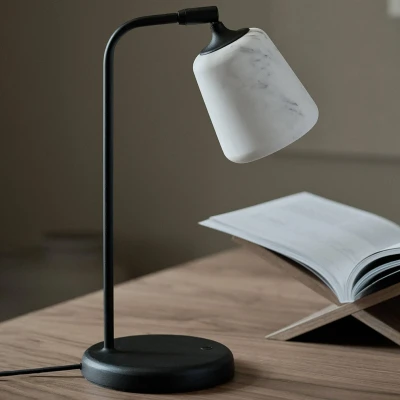 Afbeelding van New Works Material Edition tafellamp, marmer