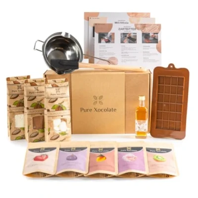 Afbeelding van Pure Xocolate DIY Chocolade Set Zelfgemaakte Chocoladetabletten Inclusief: Garnitures, Agave siroop, 1 siliconen vorm, thermometer, kom, spatel Veganistisch, Suikerarm, Gluten en Lactosevrij