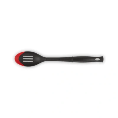 Afbeelding van Le Creuset Silicone Opscheplepel Met Gleufjes In Kersenrood 34cm