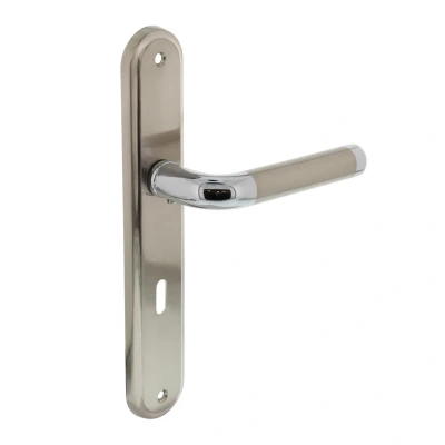 Afbeelding van Intersteel Deurkruk Agatha op schild sleutelgat 72 mm chroom