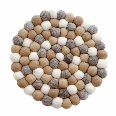 Afbeelding van Beyoona Onderzetter Viltbolletjes NewNeutralz 20cm Fairmade