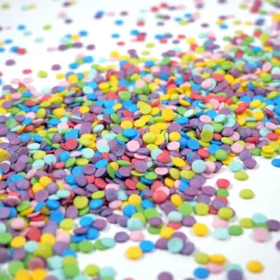 Afbeelding van Streuselheld Regenboogconfetti, 40 g, voor het versieren en decoreren van allerlei soorten gebak zoals cake, koekjes, suiker