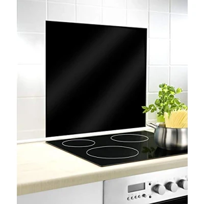 Afbeelding van WENKO Afzuigkap spatwand glas, spatbescherming, zwart, hygiënisch en schokbestendig, beschermt je muren tegen spatten, afwasbaar, verticaal horizontaal gebruik, 60 x 70 cm, zwart