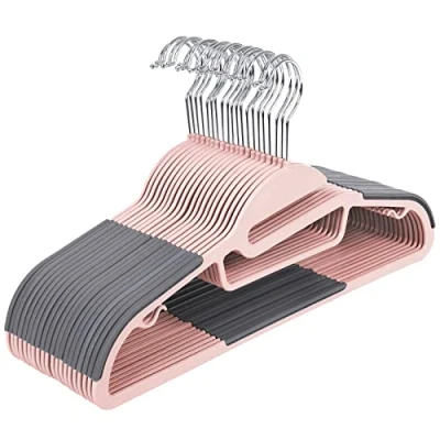 Afbeelding van SONGMICS 20 stuks kleerhangers van kunststof, U vormige opening, antislip, duurzaam, dikte 0,5 cm, lengte 41,5 ruimtebesparend, 360 draaibare haak, roze en donkergrijs CRP041P01