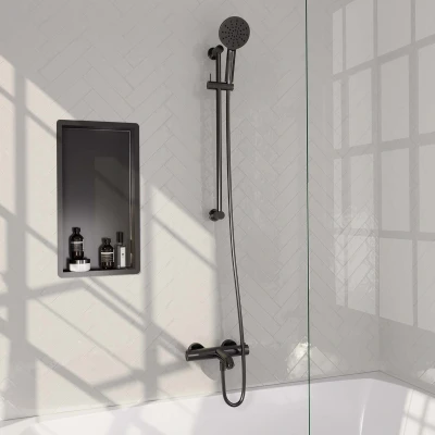 Afbeelding van Brauer gunmetal carving Badkraan Opbouw glijstang 2 functies knoppen handdouche rond 3 standen PVD geborsteld