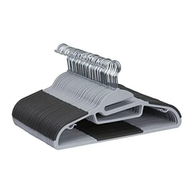 Afbeelding van Amazon Basics 50 stuks kleerhangers van kunststof, met rubberen coating, grijs