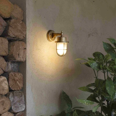 Afbeelding van Buitenwandlamp Nahir v. messing zeewaterbestendig
