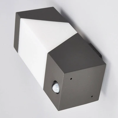 Afbeelding van Lucande buitenwandlamp Kiran, sensor, antraciet, 24,3 cm