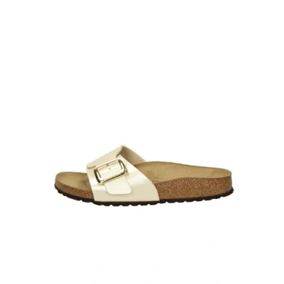 Afbeelding van Birkenstock Damessandalen, model Catalina, bovenmateriaal van Birko flor, slip on opening met metalen gesp, binnenkant leer, kurkzool, EVA zool, nauwe pasvorm, parelkleur, Wit.