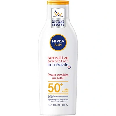 Afbeelding van NIVEA SUN Sensitive zonnebrandcrème onmiddellijke bescherming SPF 50+ (1 x 200 ml), ongeparfumeerde en waterbestendige zonwering, lichte vetvrije textuur voor de gevoelige huid