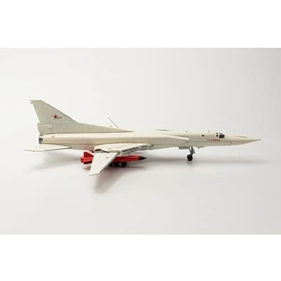 Afbeelding van Herpa 572149 Tupolev TU 22M3M Backfire vliegtuig, M3M prototype RF 94267 op een schaal van 1: 200, metalen miniatuur met voetstuk, modelbouw, collectors editie
