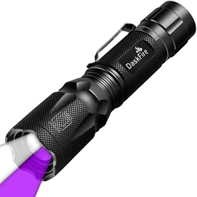 Afbeelding van DaskFire 2 in 1 led zaklamp, krachtig, 900 lumen, uv lamp, 395 NM, licht, 4 lichtmodi, zoombaar en oplaadbaar, ideaal voor outdoor activiteiten