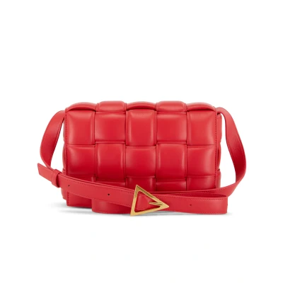 Afbeelding van Bottega Veneta Padded Cassette Tas &#039;Firework Red&#039;