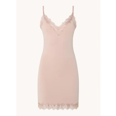 Afbeelding van Rosemunde dames Billie slipdress met V hals en kant in de kleur Oudroze, maat: 38