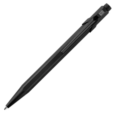 Image de Stylo à bille avec étui Caran d&#039;Ache 849 Black Code Noir
