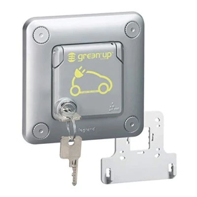 Afbeelding van Legrand 077898 IP55 IK10 inbouwstopcontact met vergrendelde klep Green&#039;up Access voor elektrisch voertuig, modi 1 of 2, 16 A, 230 V