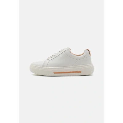 Afbeelding van Clarks Hollyhock Walk dames sneaker wit maat 36 (EU) 3.5 (UK)